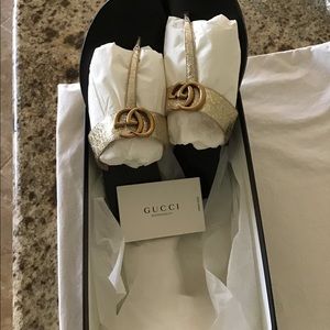 Gucci Women’s Marmont Thong Sandal- Platinum